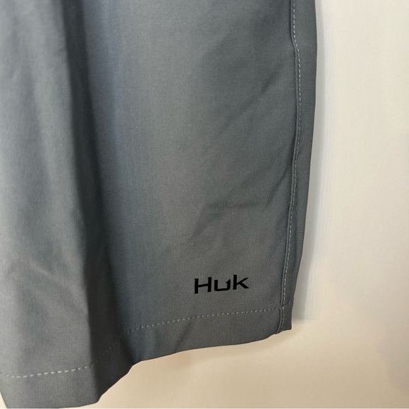 *NWT* Huk Men’s Pursuit Volley Shorts in Night Owl Gray, Size Small - Picture 6 of 13